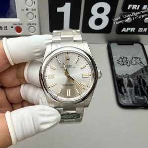 Clean Factory 124300-0001 – OP41 Silver Dial Replica with 3230 Movement