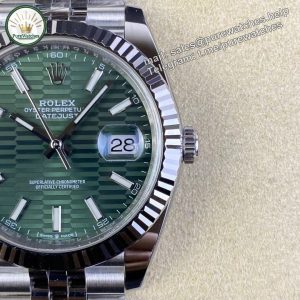 Clean Factory 126334‑0030 – 41mm Green Datejust Replica with 3235 Movement